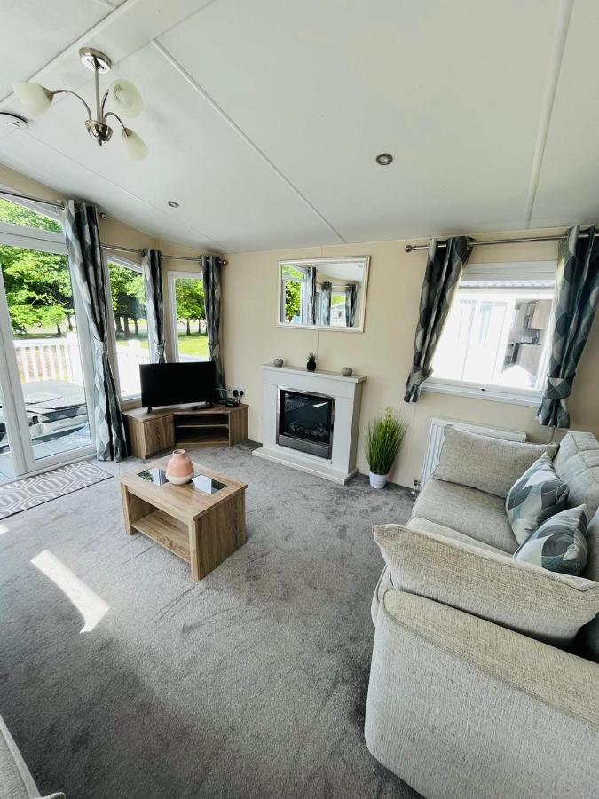 Wentbridge With Hot Tub Holiday home
